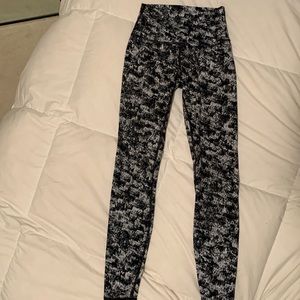 Lululemon leggings size 4